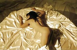 水のベッドで本当の平手打ちカップル 女の子 の ため の セックス 動画