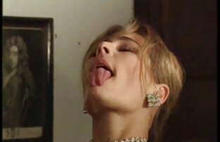 XXX 角質の雌犬は小さな男を誘惑しました h 動画 シュガール