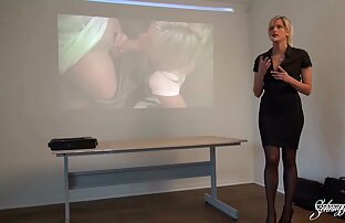 XXX 女の子と平らな図fucks激しく 女性 用 セックス 無料 動画